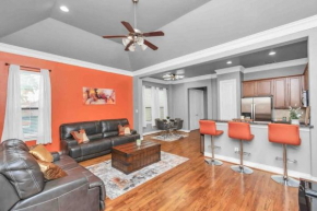 Prolific 3Story w Game Room-HotTub-Near DT